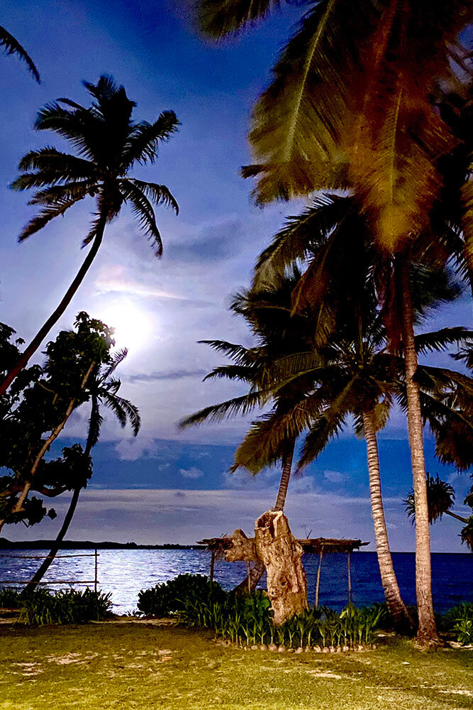 coconut-beach-resort-beach-moon-rising