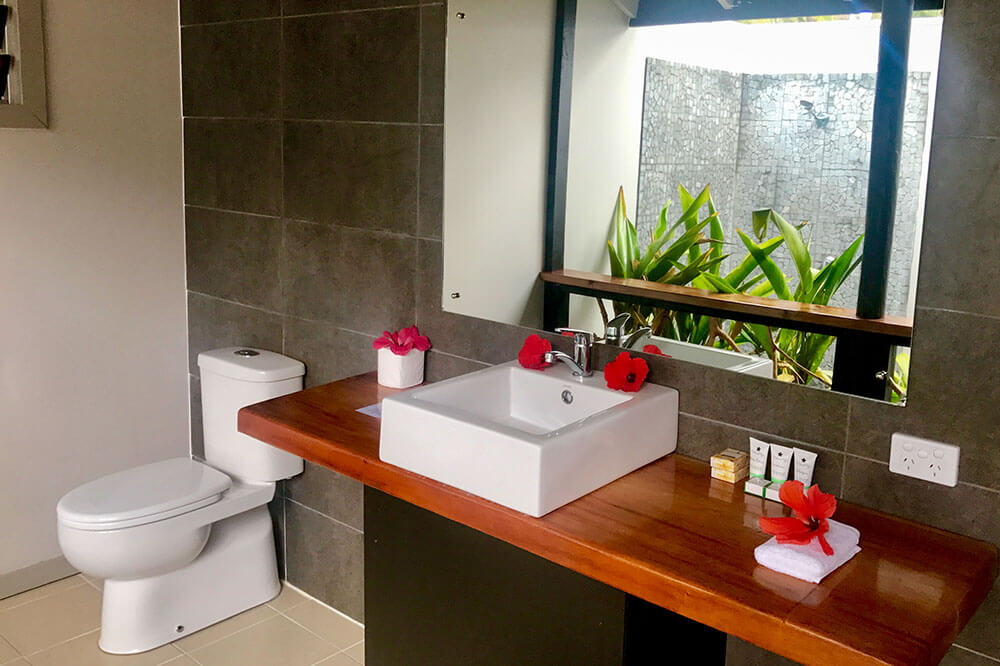 coconut-beach-resort-rooms-bathrooms
