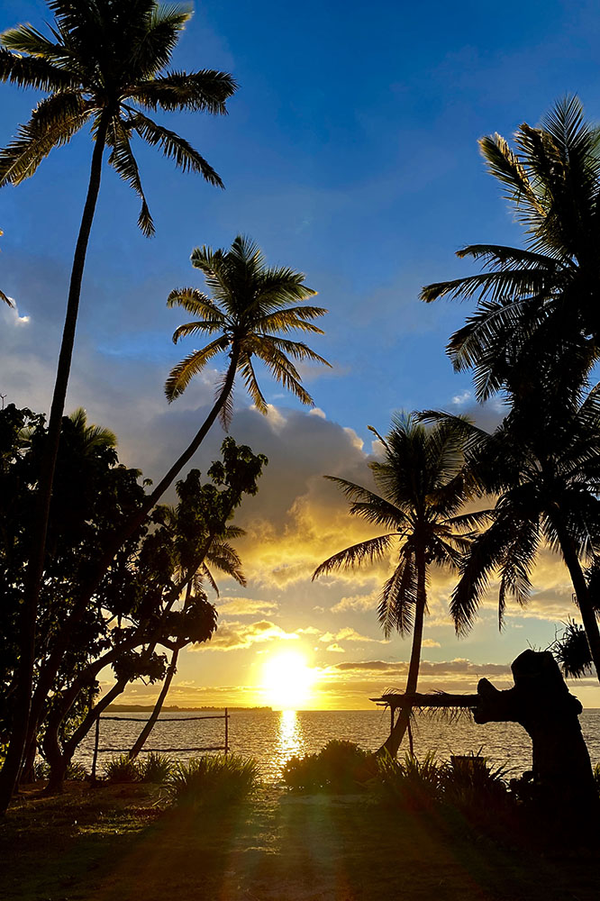 coconut-beach-resort-beach-setting-sun