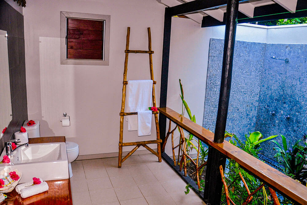 coconut-beach-resort-rooms-bathroom-luxury